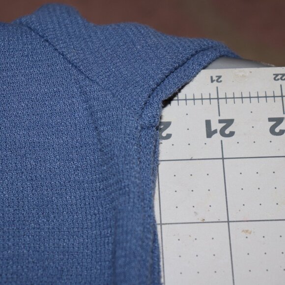 🔵👕 Retro Blue Tee · Basic Editions · Size M · Everyday Essential - Picture 4 of 6